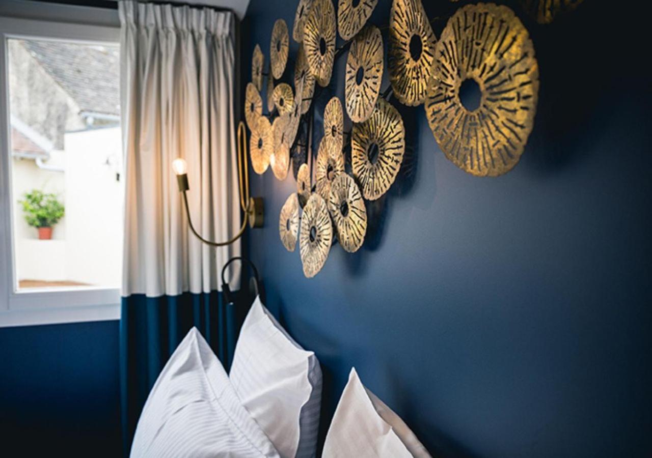 Hotel Saintchristophe Houdan Екстер'єр фото